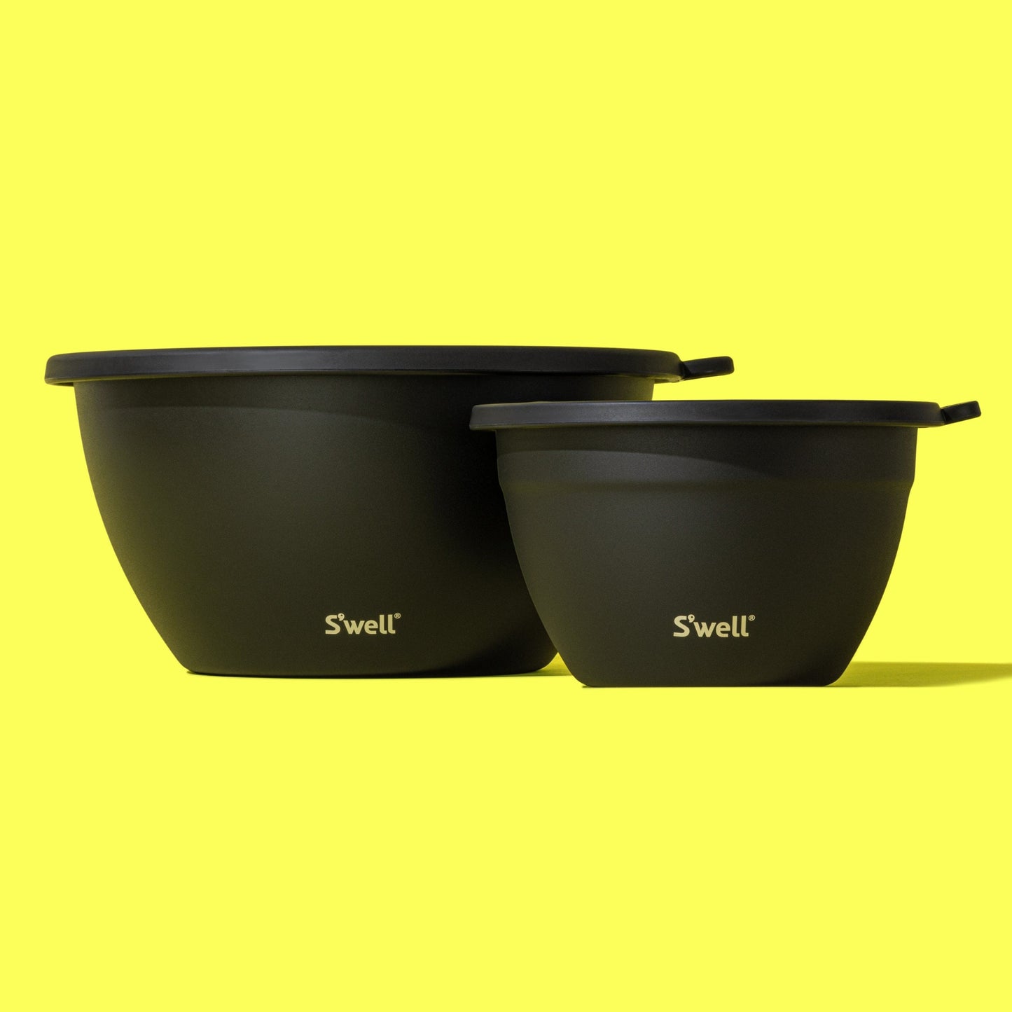 salad-bowl-kit-xl-184oz-g8 Swell-Onyx-Salad-Bowl-XL-Lifestyle.jpg